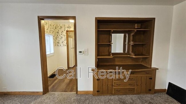 Building Photo - 12019 E Valleyway Ave