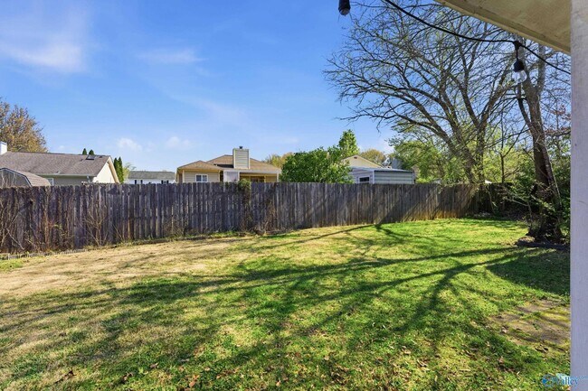 Building Photo - 2504 Reabok Cir SW