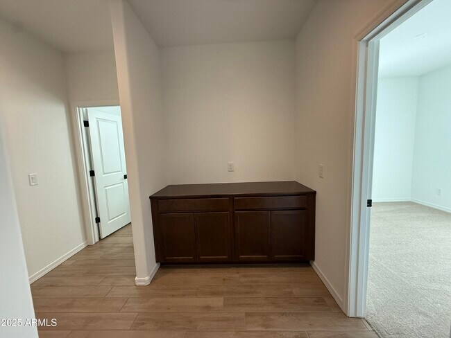 Building Photo - 10270 W Indianola Ave