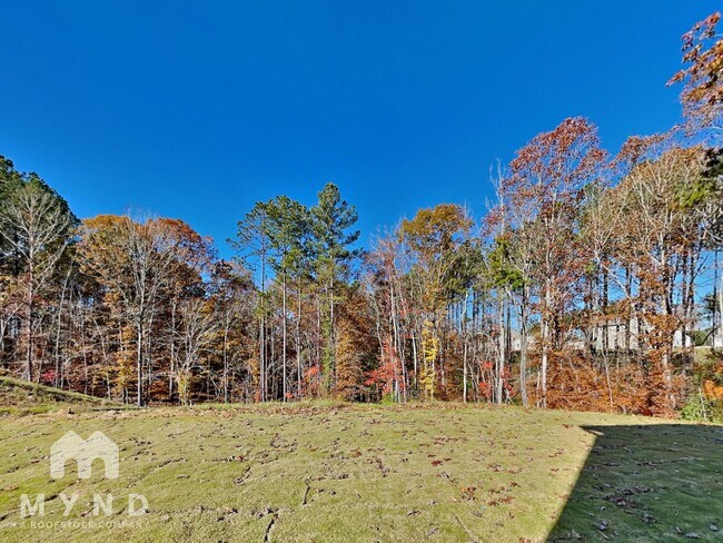 Building Photo - 329 New Villas St