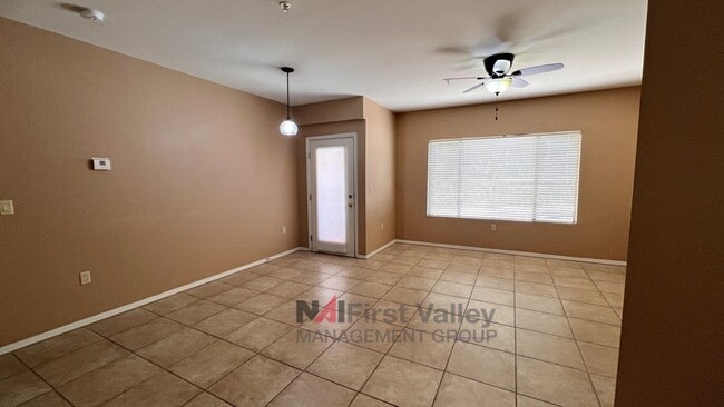 Building Photo - 2 Bedrooms, 2 Baths