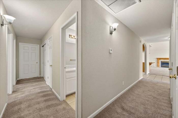 Building Photo - 2375 Fallbrook Ave