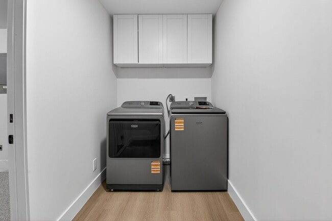 Building Photo - 5047 Brian Blvd