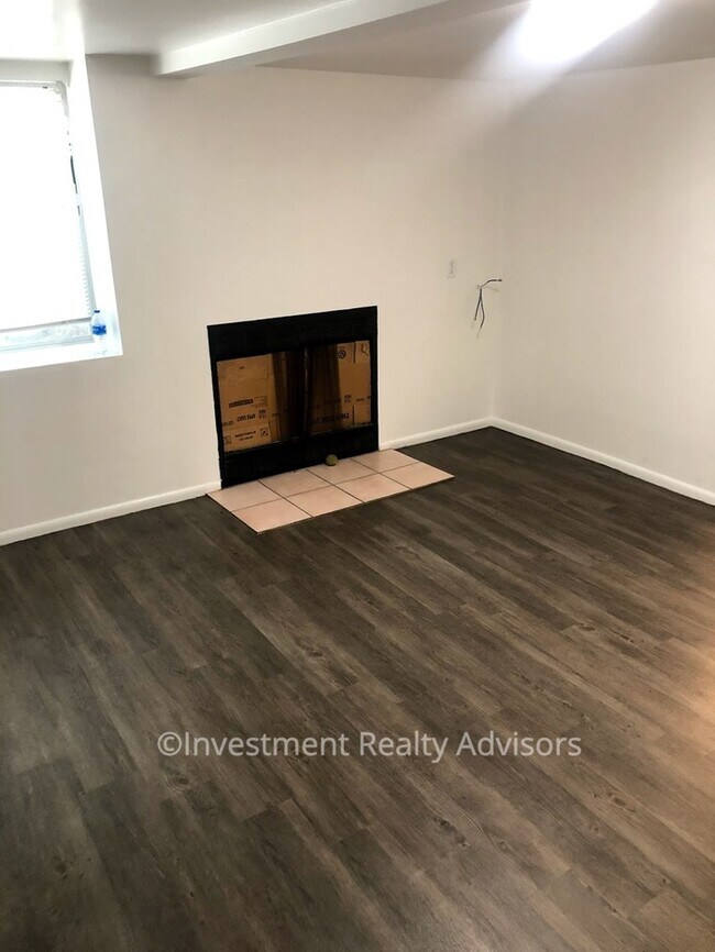 Building Photo - 2 bed 1 bath Basement Apartment in Sandy!