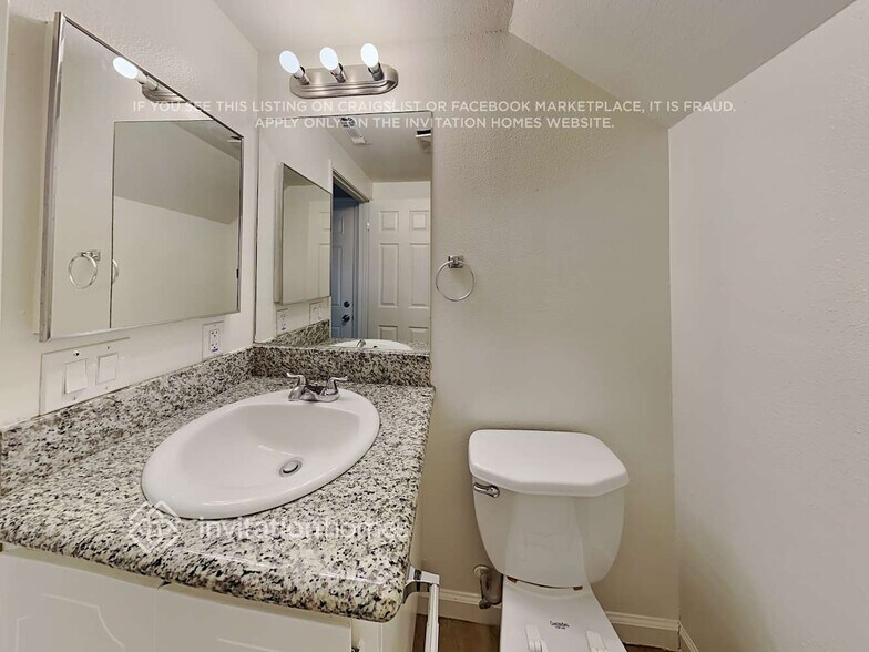 Building Photo - 9236 Linda Rio Dr