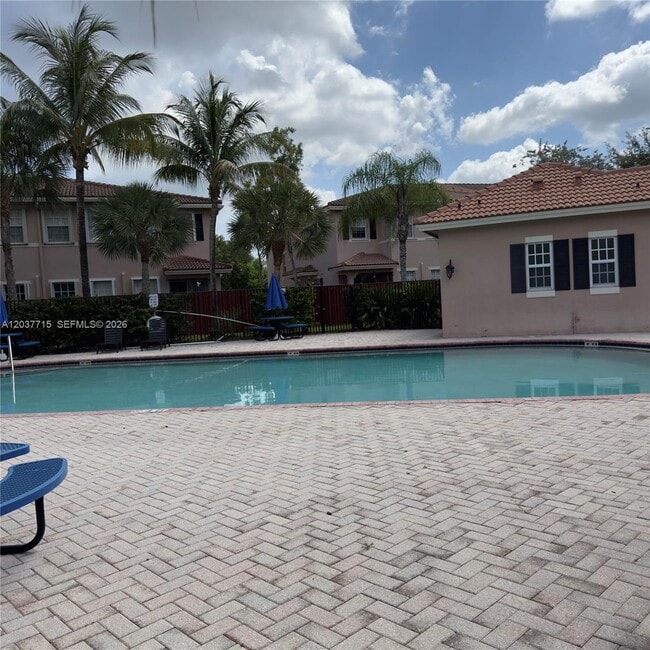 Building Photo - 280 Las Brisas Cir
