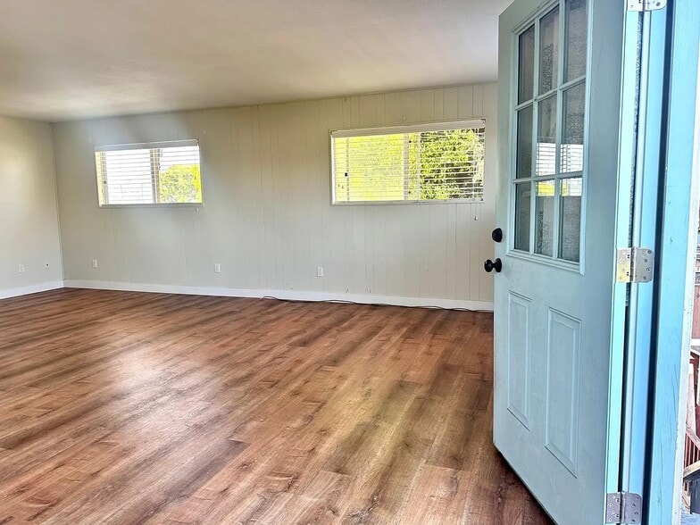 Primary Photo - 726 Sutter St