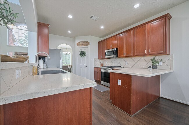 Building Photo - 21506 Avalon Queen Dr