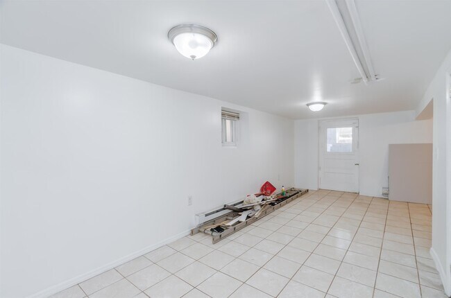 Building Photo - 404 Danforth Ave