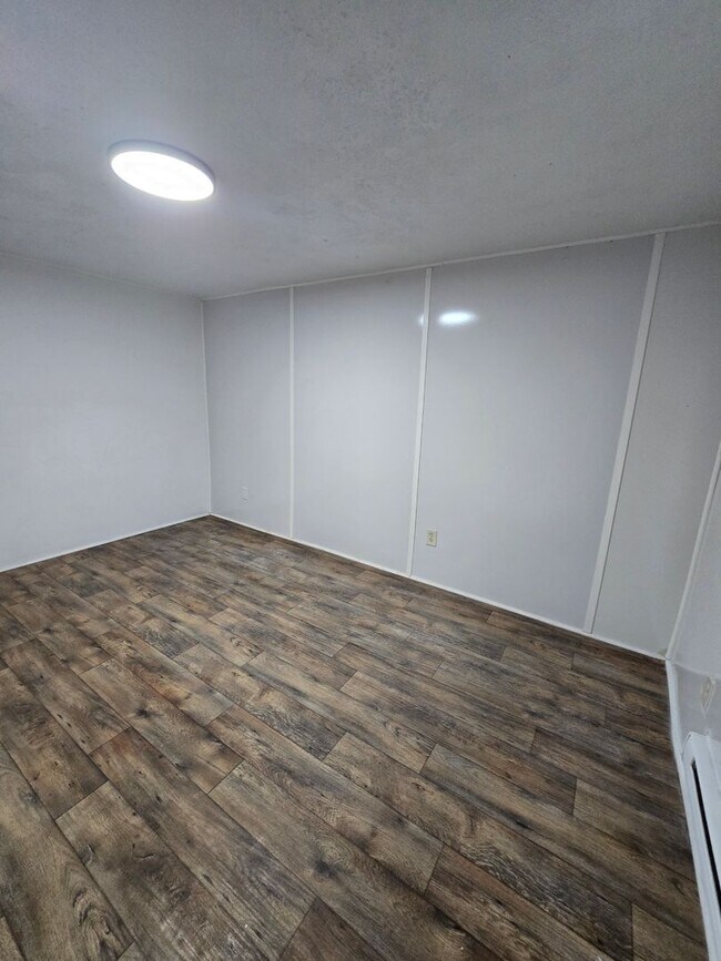 Building Photo - Three Bedroom Apartment Located in Anderson, IN!!!  ( Section8 Welcomed) $250 off 2nd Month Rent