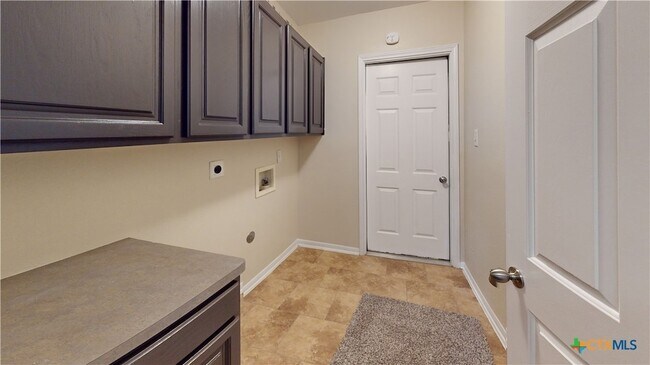 Building Photo - 1021 Westend Dr