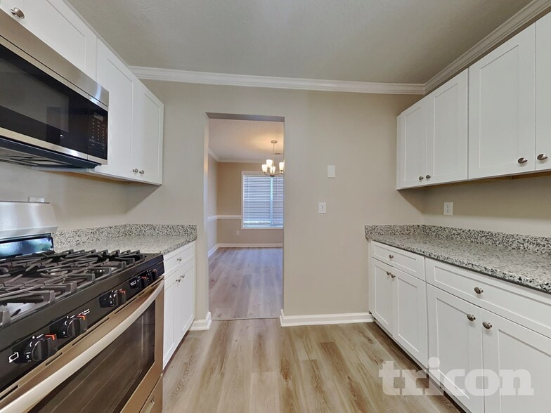 Building Photo - 477 Rosewood Cir