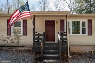 Building Photo - 205 Monument Rd
