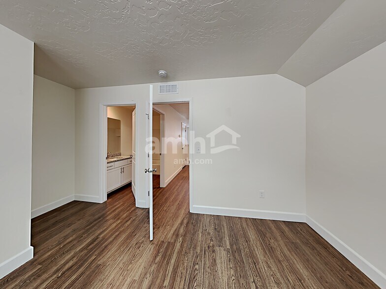 Building Photo - 280 E Sicily Dr