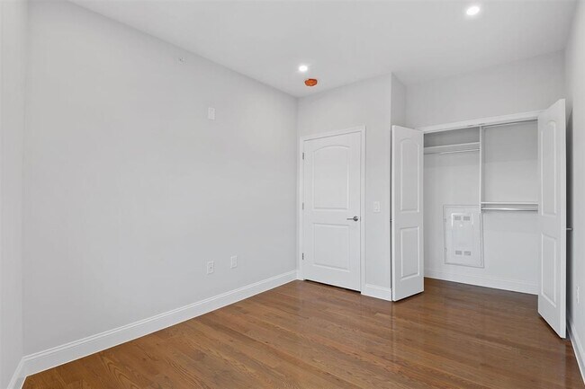 Building Photo - 311-315-315 West Side Ave