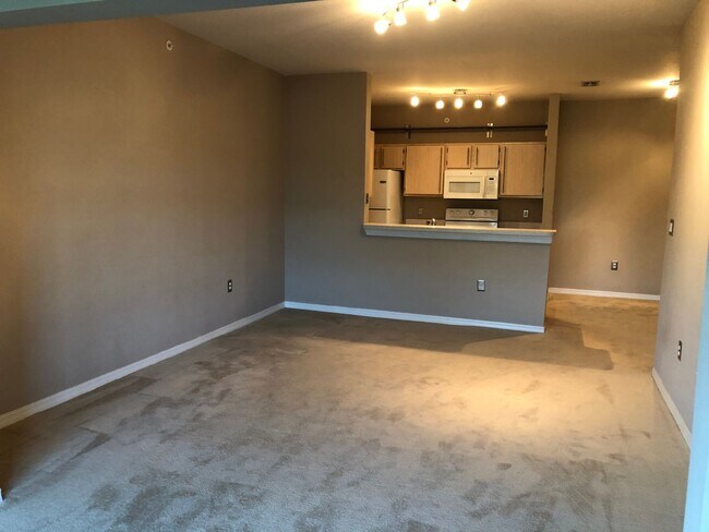 Building Photo - APARTMENT FOR RENT IN THE BEST AREA OF ORLANDO