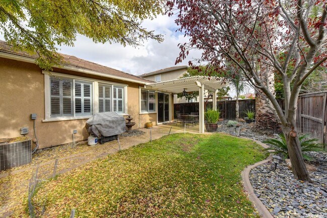 Building Photo - Immaculate Single-Story Home- in Roseville...