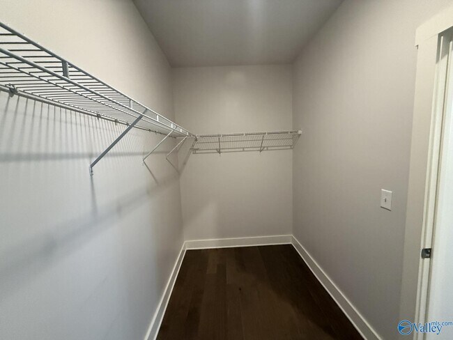 Building Photo - 22 Desert Oak Ct SW