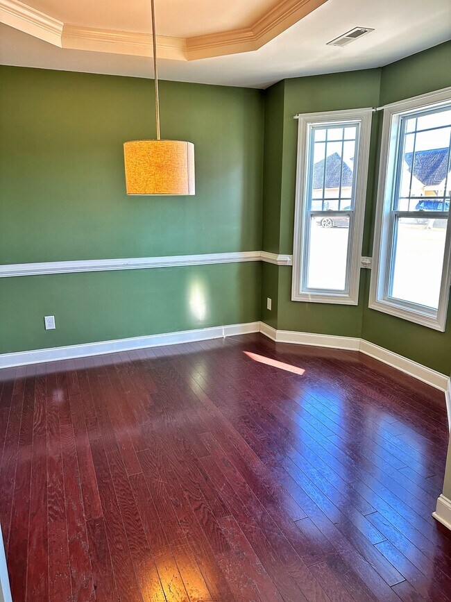 Building Photo - 908 Merlin Ct