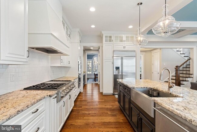 Building Photo - 1604 Colonial Ln