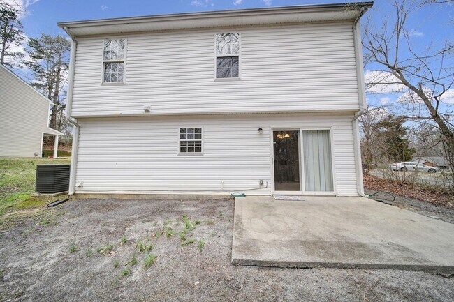 Building Photo - Lovely 4 Bed 2.5 Bath Home in University A...