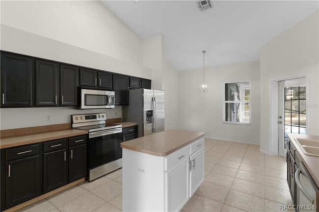 Building Photo - 8013 SW 134 Loop