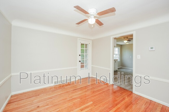 Building Photo - 13790 Cedar Rd
