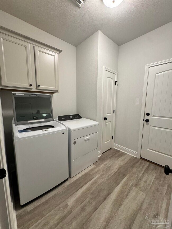 Building Photo - 5723 Maggie Rose Cir