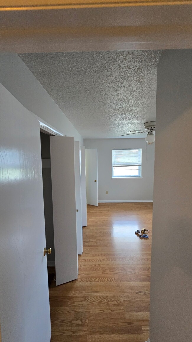 Building Photo - 314 NW Compass Dr