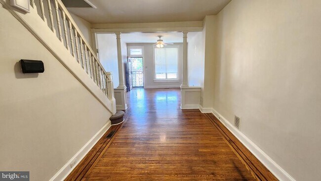 Building Photo - 3216 W Belvedere Ave