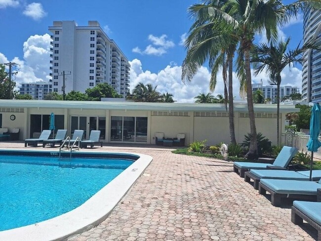 Building Photo - 345 N Fort Lauderdale Beach Blvd