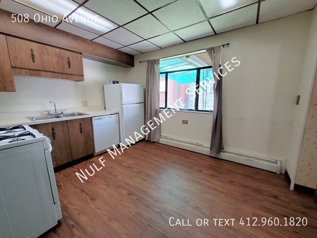 Building Photo - Eligible for Section 8: 3 Bed, 1.5 Bath Ho...