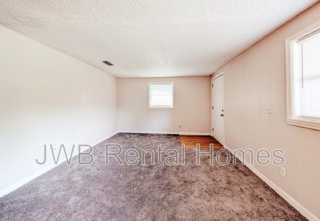 Building Photo - 8740 Free Ave