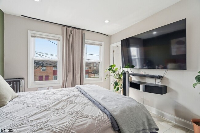 Building Photo - 87 Madison Ave