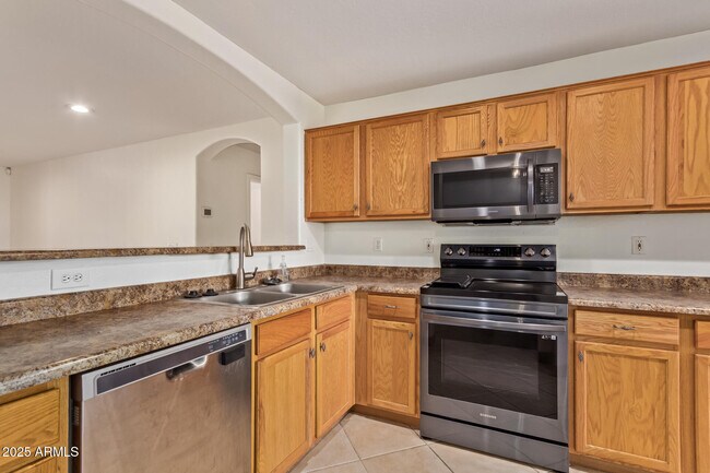 Building Photo - 1609 E Beautiful Ln