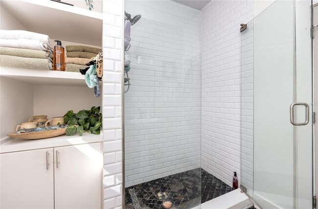 Building Photo - 1020 S Rome Ave