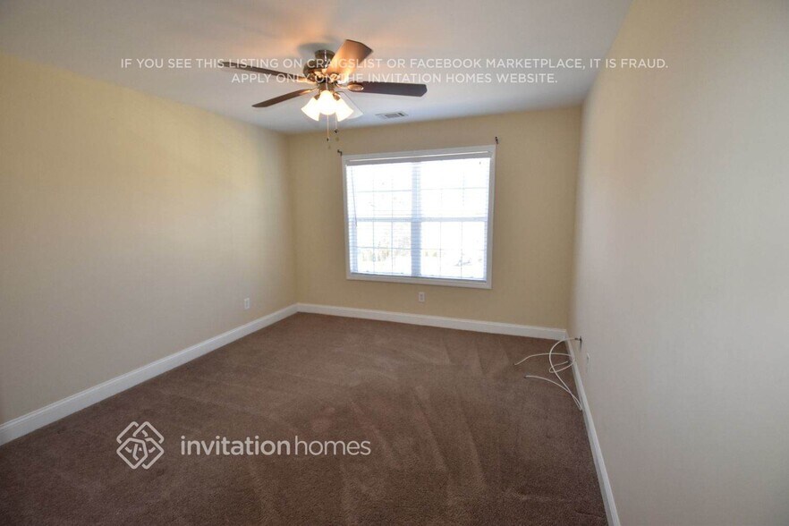 Building Photo - 5561 Hickory Stone Dr