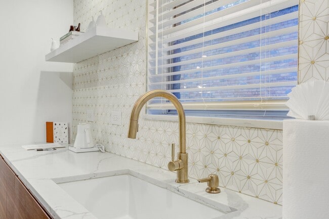 Building Photo - 9667 Timberleaf Dr