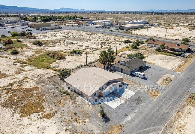 Building Photo - 1821 Pershing Ave