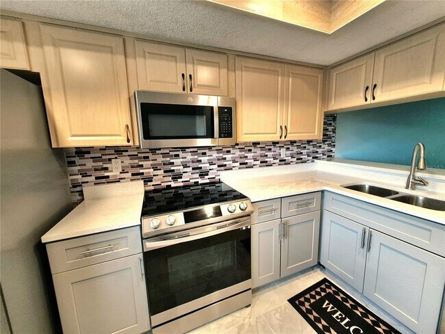 Building Photo - 222 Caryl Way