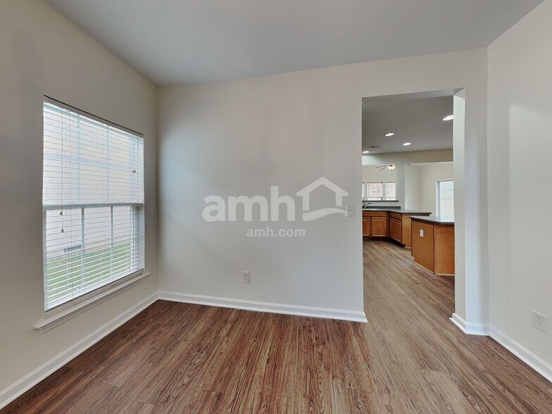 Building Photo - 1039 Canopy Dr