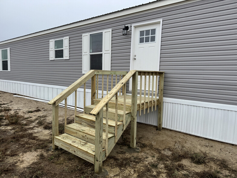 Building Photo - 300 Patriot Ln