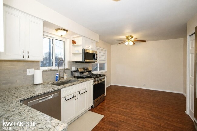 Building Photo - 28115 Little Mack Ave