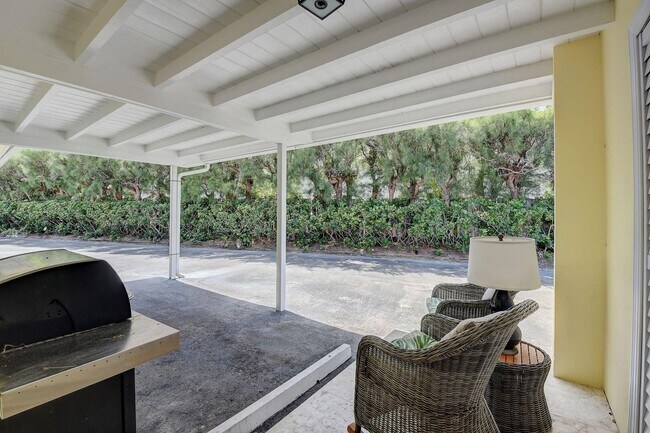 Building Photo - 1920 S Ocean Blvd