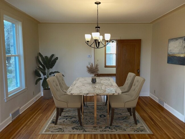 Building Photo - Charming & Updated Home in Prime St. Louis Park Location