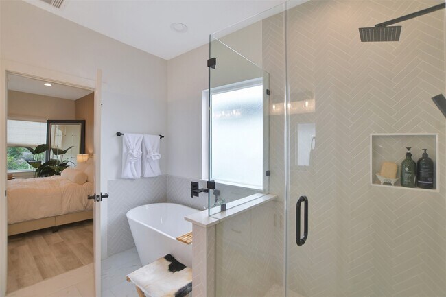 Building Photo - 1106 Paul Quinn St