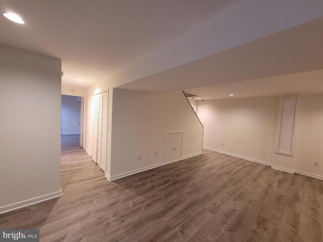 Building Photo - 16542 Sioux Ln