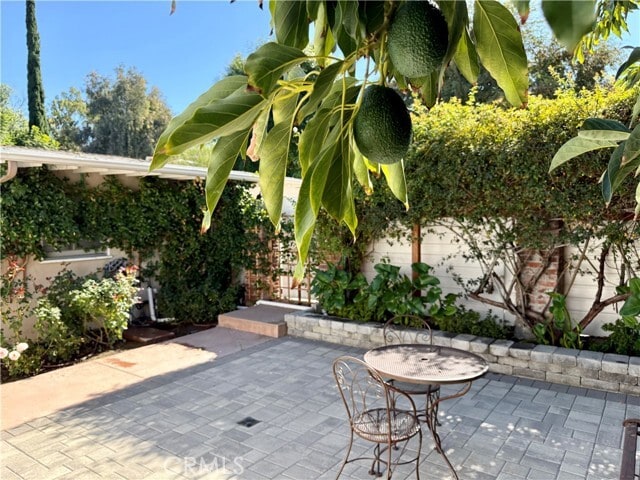 Building Photo - 22346 Burbank Blvd