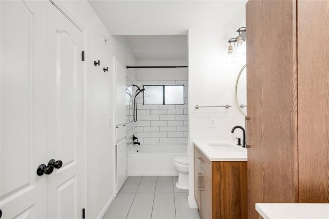 Building Photo - 6000 Shepherd Mountain Cove