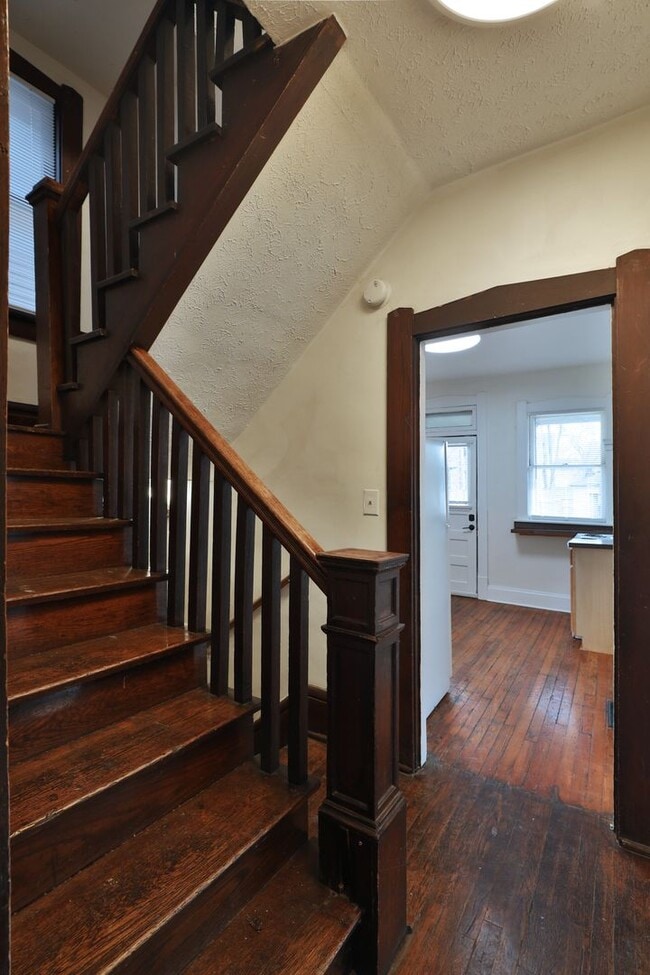 Building Photo - Incredible 6 Bedroom Home OSU Campus – Renovated, Spacious, and Move-In Ready!